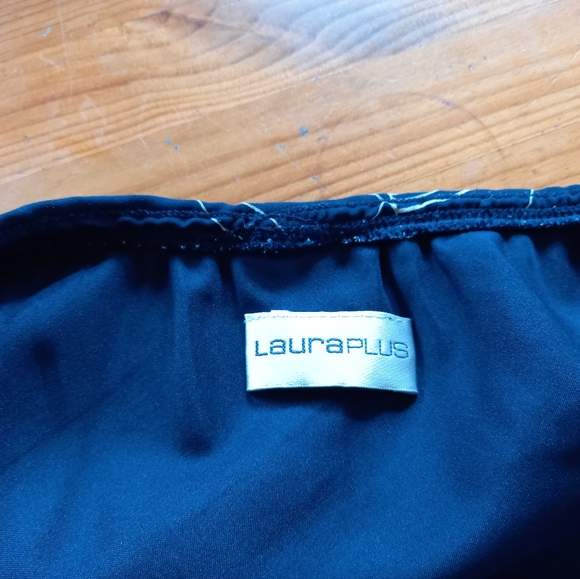 LAURA PLUS feminine skirt made of light material - Picture 6 of 6